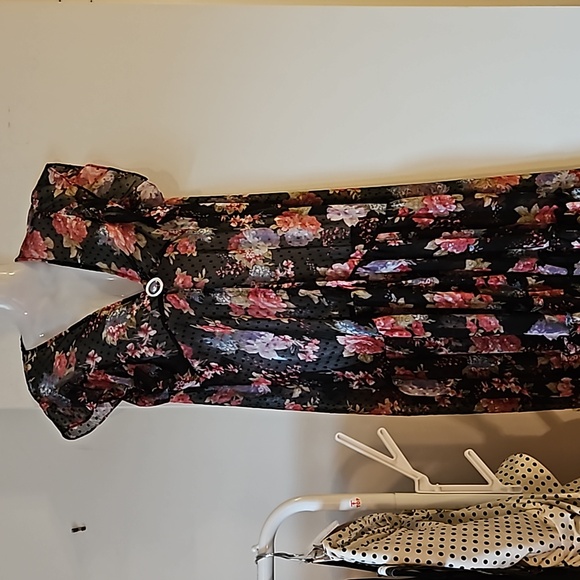 Betsey Johnson Black Floral Ruffle Sleeve Maxi Duster - Picture 3 of 8